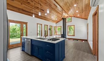 6559 Poston Rd, Athens, OH 45701