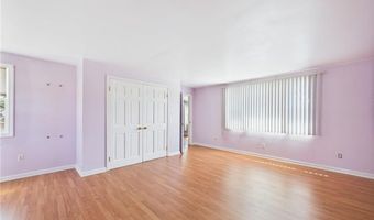 85 Pilgrim Dr, Warwick, RI 02888