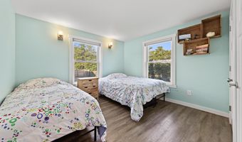 21 E 9th St, Barnegat Light, NJ 08006