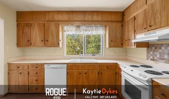 1320 Kingsbury Dr, Casper, WY 82609