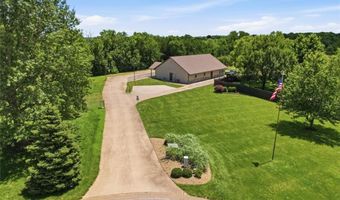 15586 Cedar Ln, Basehor, KS 66007