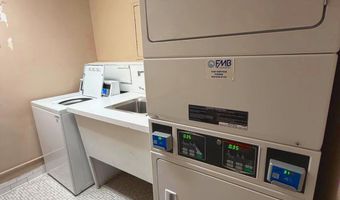 4390 LORCOM Ln 805, Arlington, VA 22207