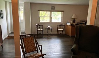 43 Meadowbrook Rd, Danbury, CT 06811