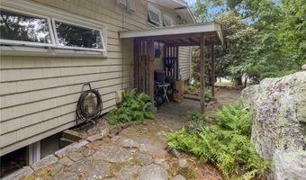10 Guzeika Rd, North Kingstown, RI 02852