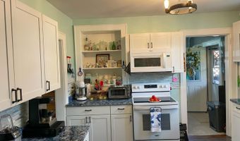 811 Broad St, Altavista, VA 24517