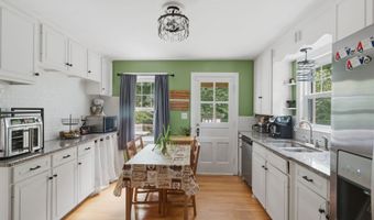 84 Lakeview Ave, Cheshire, CT 06410