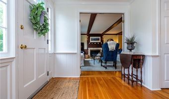 155 Oakdale Rd, North Kingstown, RI 02852