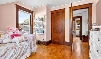 816 N SUPERIOR St, Appleton, WI 54911