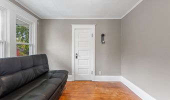 1212 N LEMINWAH St, Appleton, WI 54911