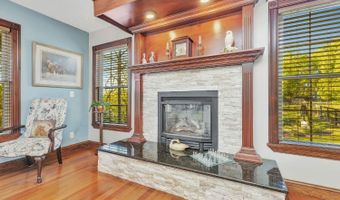 18321 Marlowes Dr, Aurora, IN 47001