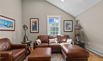 30 Brewer St 3, Newport, RI 02840