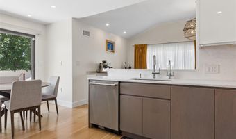 51 Dogwood Rd, Albertson, NY 11507