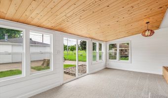 621 SE 4th St, Ankeny, IA 50021