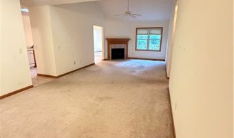 1437 Waters Edge Dr, Akron, OH 44313