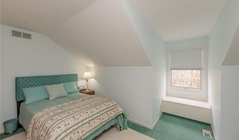 117 Royal Oak Dr, Aurora, OH 44202