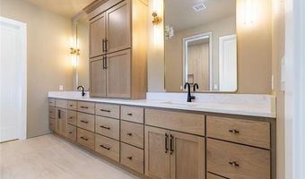 56107 E 300 Rd, Afton, OK 74331