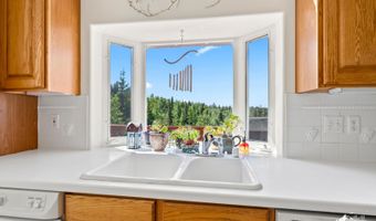 10100 Zermatt Cir, Anchorage, AK 99507