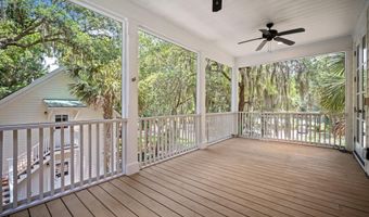 106 Coosaw Club Dr, Beaufort, SC 29907