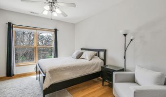 500 E Sherwood Dr, Addison, IL 60101