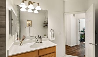 2465 ARMY NAVY Dr 204, Arlington, VA 22206