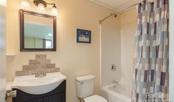 530 Crowfields Ln, Asheville, NC 28803
