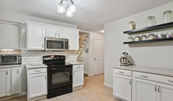 15 Granite Ter, Ansonia, CT 06401