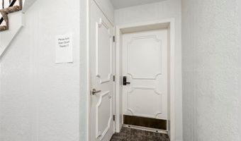 916 Claytonbrook Dr 1, Ballwin, MO 63011