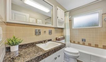 5538 Silverpoint Dr, Cincinnati, OH 45247