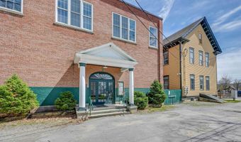 14 School St, Bristol, VT 05443