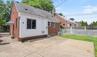 9885 Hubert Ave, Allen Park, MI 48101