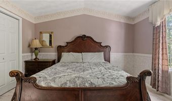 66 Hunters Crossing Dr, Coventry, RI 02816