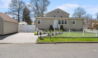 42 Lake Blvd, Aberdeen Twp., NJ 07747