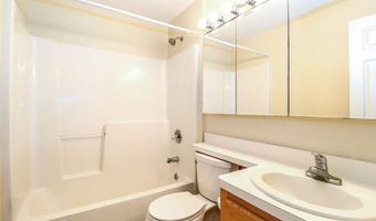 28 Rollingwood Dr 28, Brookfield, CT 06804