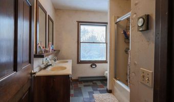 137 China Rd, Albion, ME 04910