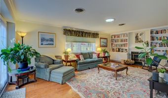 123 Pine Glen Dr, East Greenwich, RI 02818