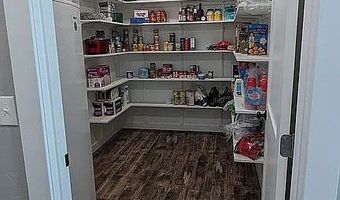 725 Road 6 1/2, Cowley, WY 82420