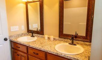 99 JENNIFER Ln, Baxley, GA 31513