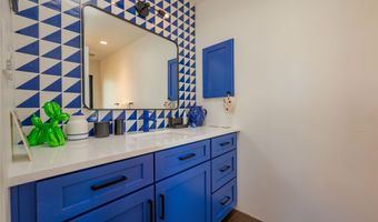 1040 Bishops Ldg, Santa Fe, NM 87501