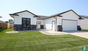 105 E Birchwood Dr, Brandon, SD 57005