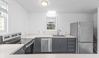 21 Hyde St 4, Burlington, VT 05401