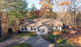 1882 Dillingham Dr, Allegan, MI 49010