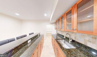 6403 EARLHAM Dr, Bethesda, MD 20817