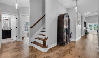 61 Milky Way Dr, Barnegat, NJ 08005