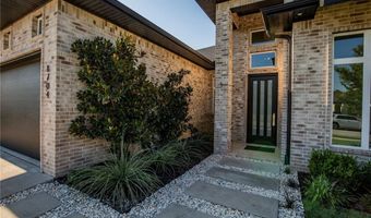8704 W Flycatcher Pl, Bentonville, AR 72713
