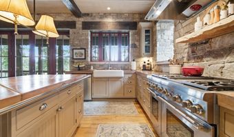 965 Eastman Dr, Bigfork, MT 59911