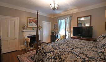 206 Pinckney St, Abbeville, SC 29620