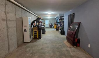 341 Courtland Dr, Appomattox, VA 24522