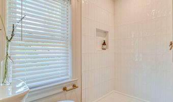 820 NW Dunlewy St NW, Asbury Park, NJ 07712
