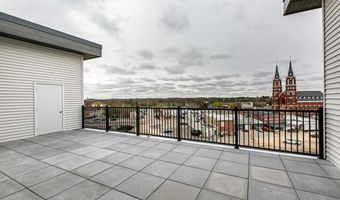 120 Twin Steeples NE Ste 215, Dyersville, IA 52040