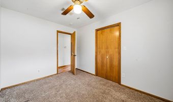 1584 Hemlock Dr, Ashtabula, OH 44004